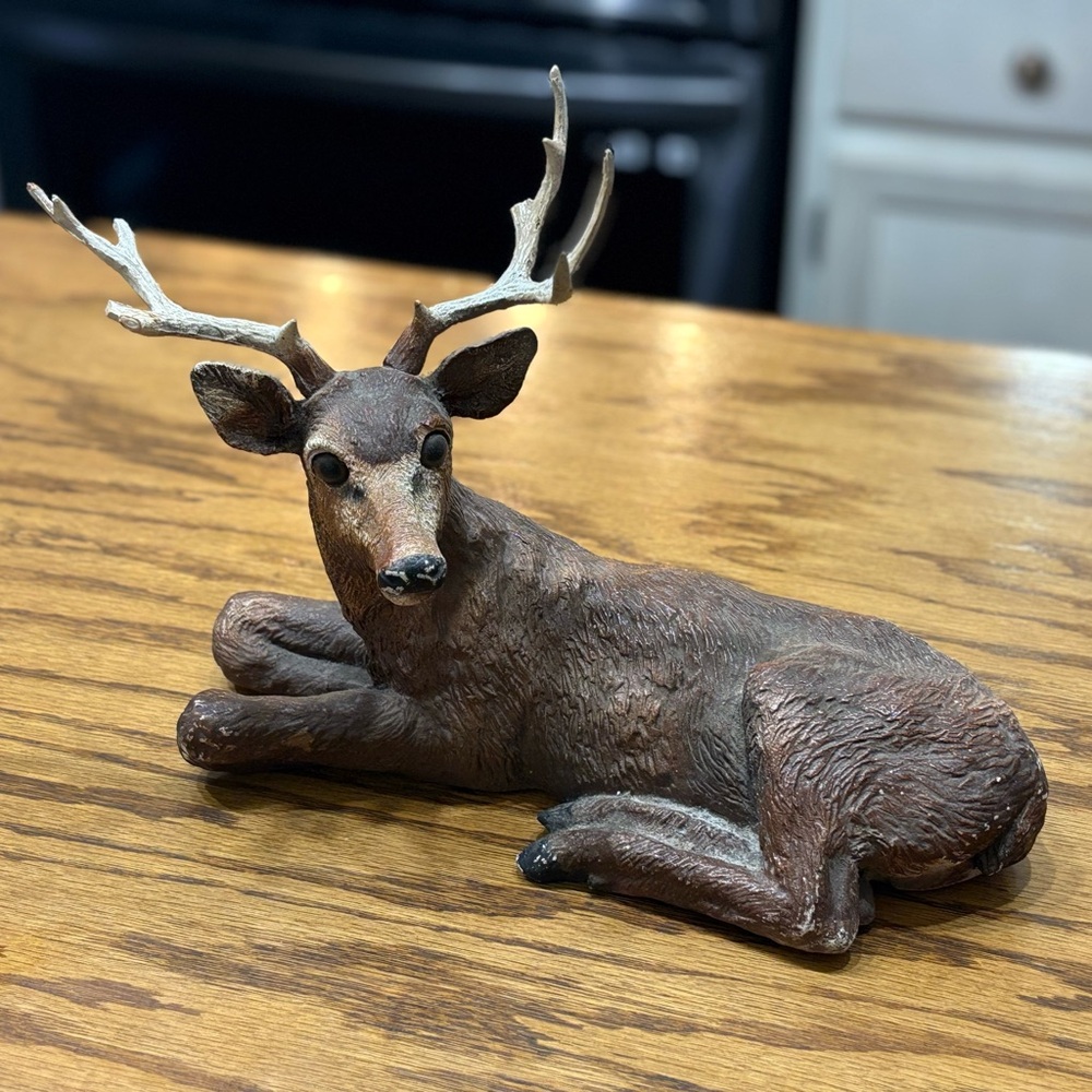 Vintage 1984 Homco Deer Buck Stag Laying Down Figurine Homeco Resin glass eyes